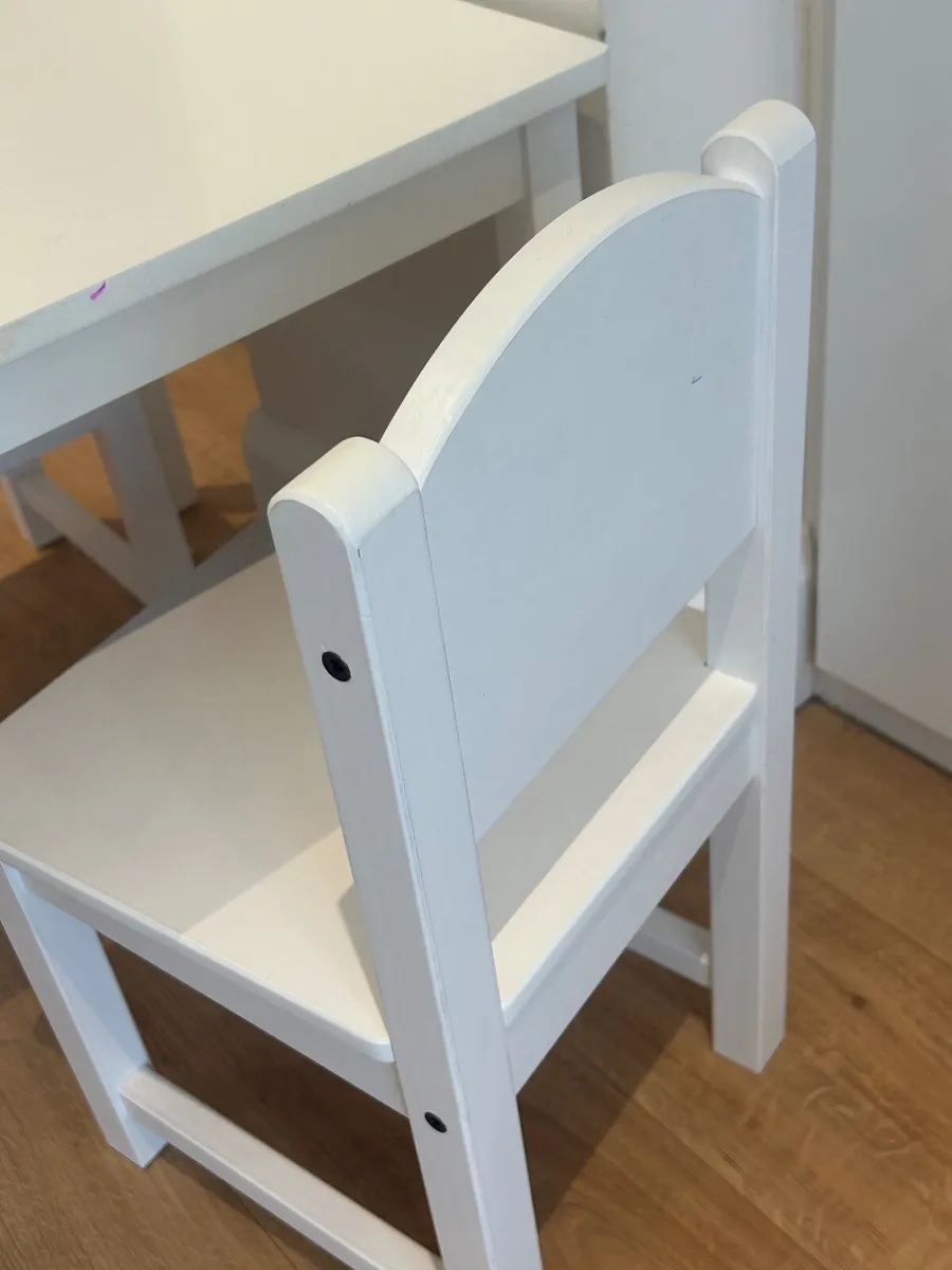 Ikea Kritter Kid’s table and sundvik two chairs - Image 4