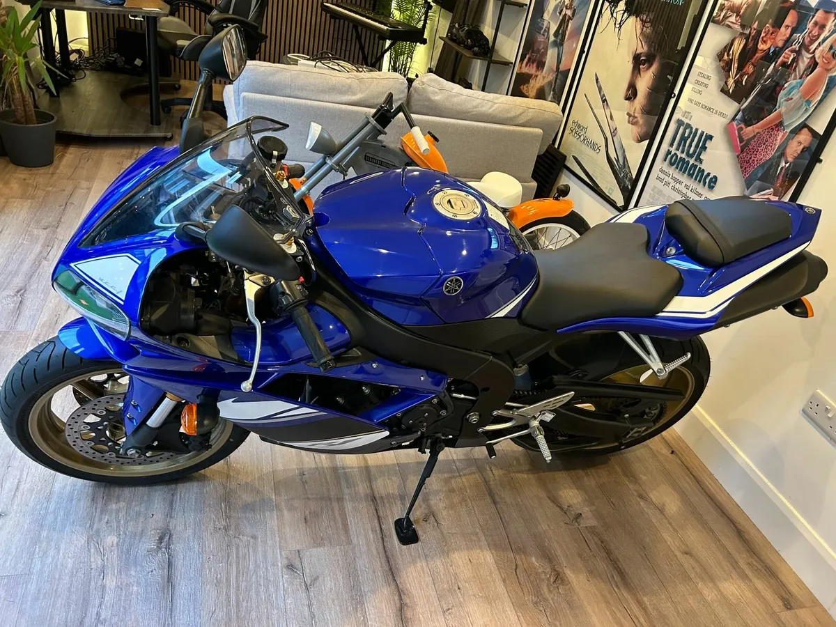 YAMAHA YZF R1 - As New - Image 3