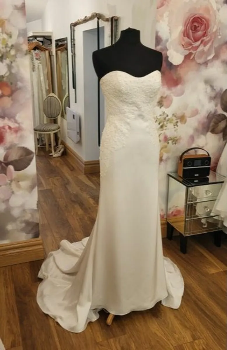 Wedding dress Paloma blanca size 10 - Image 1
