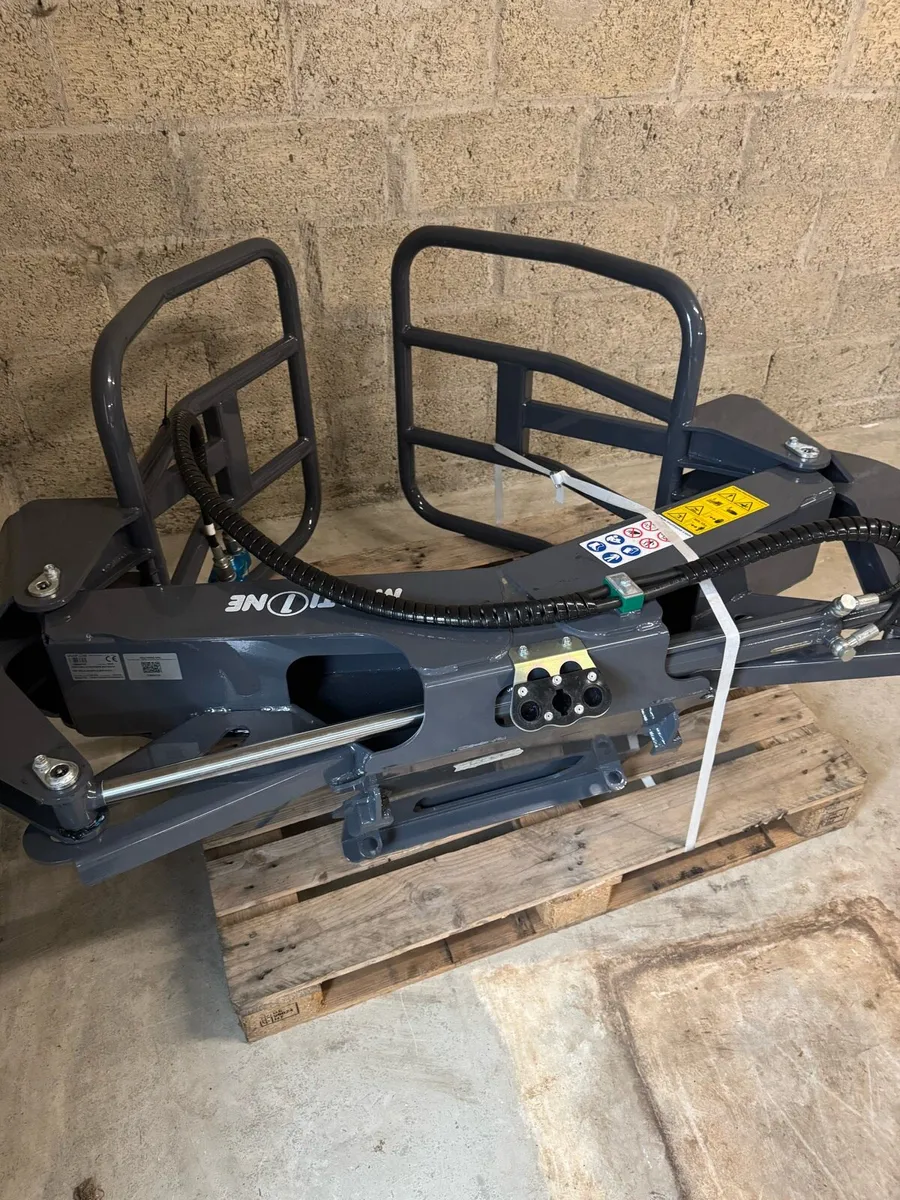 Multione Loader Bucket Forks Grab Avant No Vat - Image 4