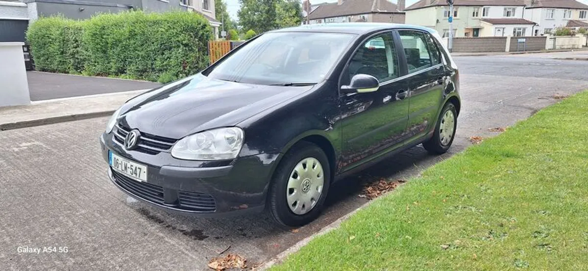 2006 Volkswagen Golf - Image 2