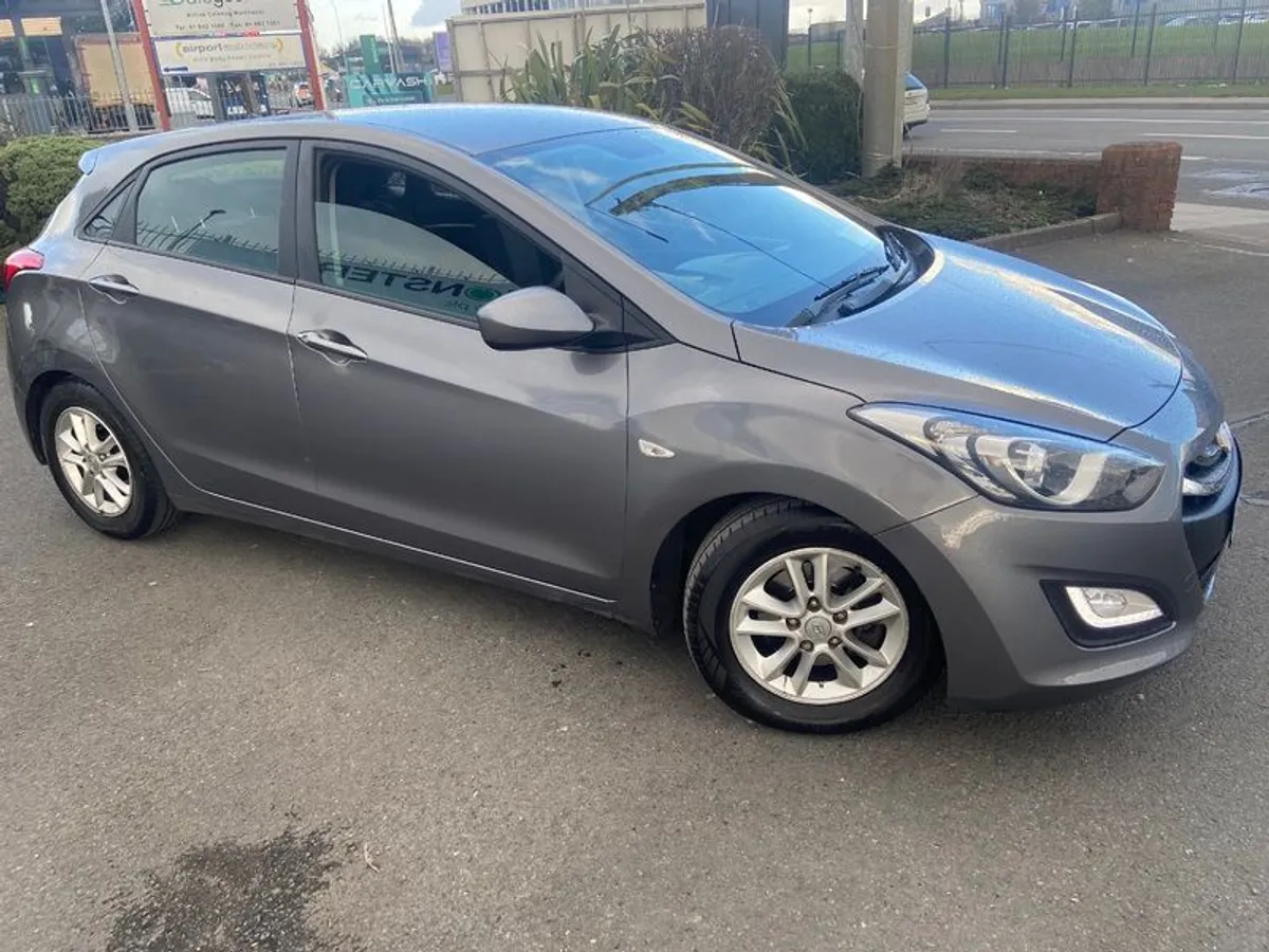 2013 Hyundai i30 - Image 1