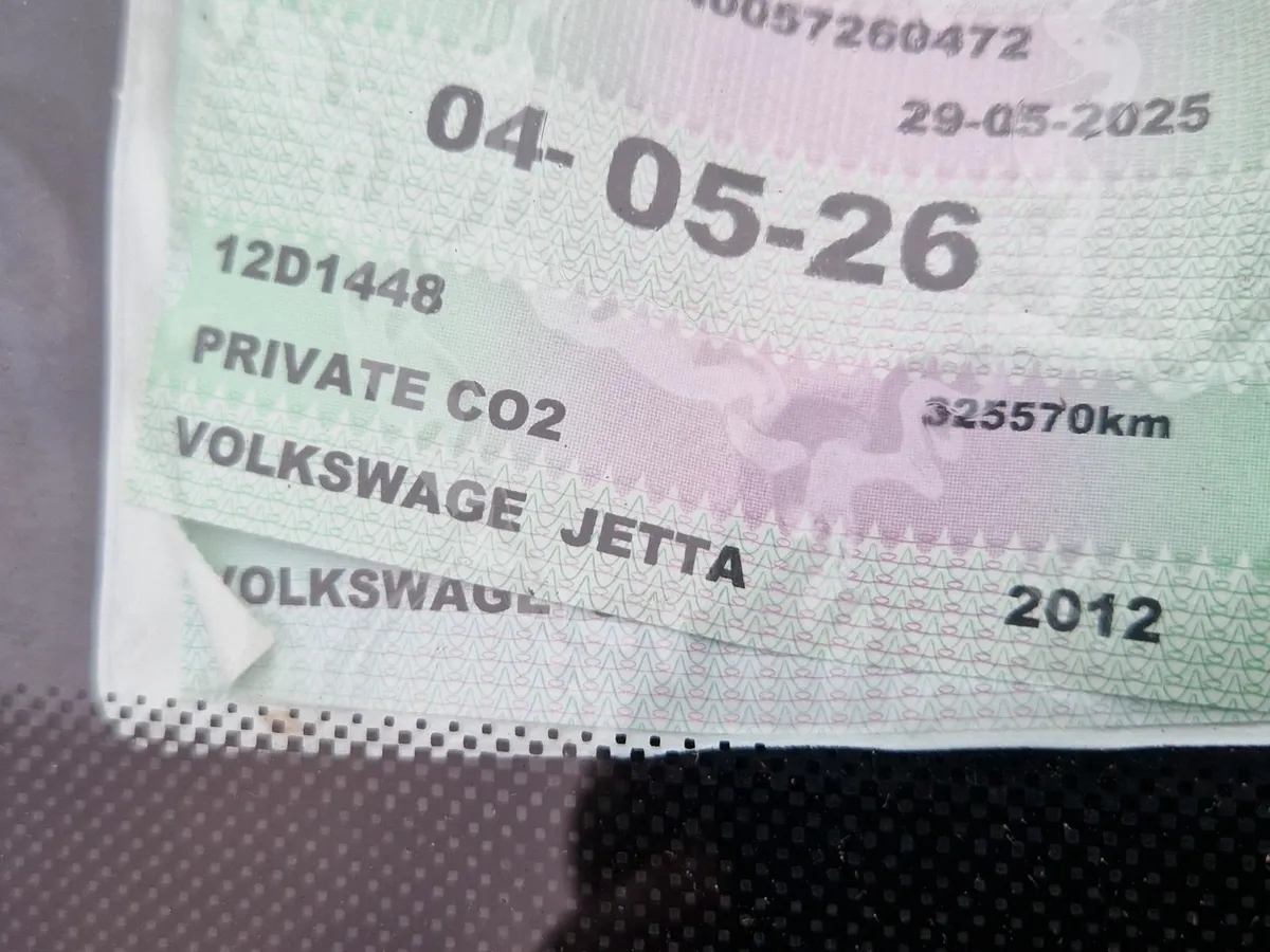 Volkswagen Jetta 2012 - Image 2