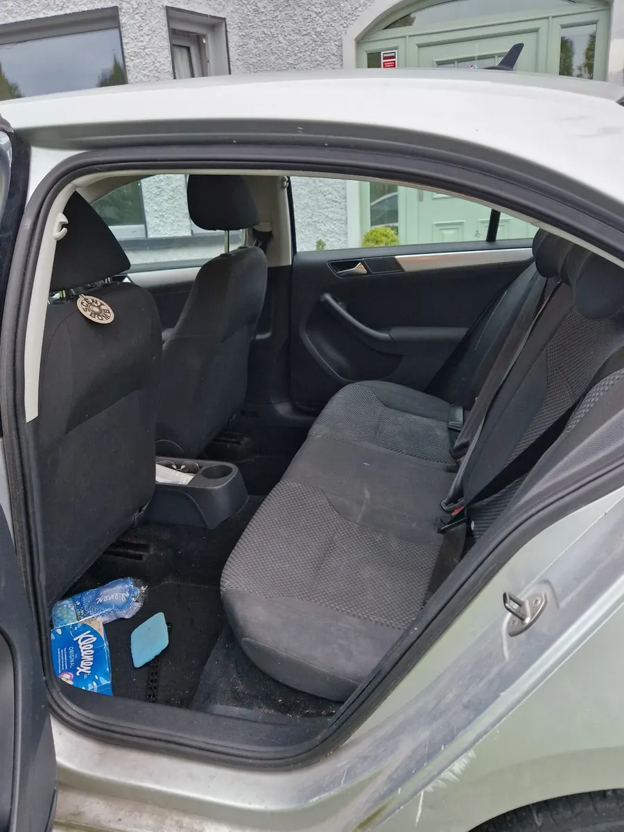 Volkswagen Jetta 2012 - Image 3