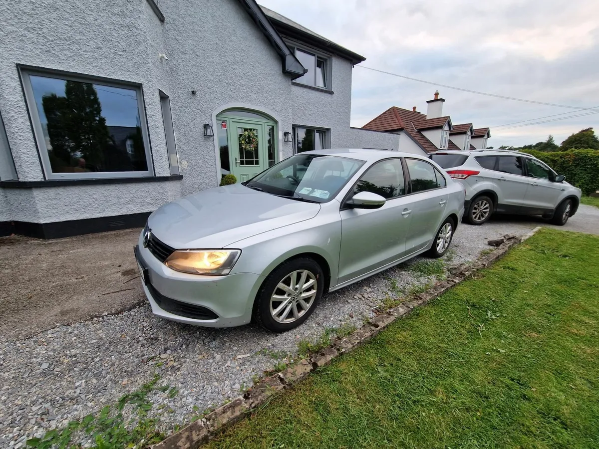 Volkswagen Jetta 2012 - Image 4