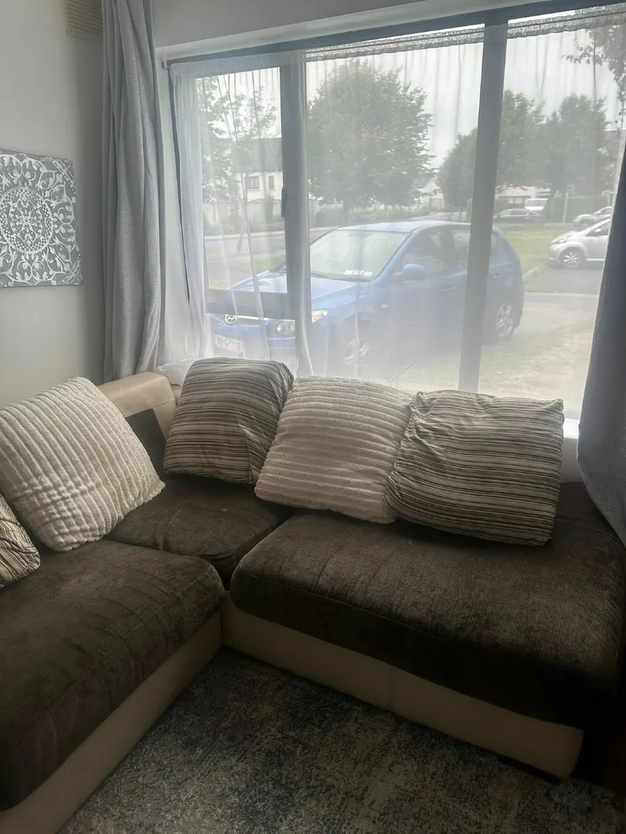 Corner sofa - Image 1
