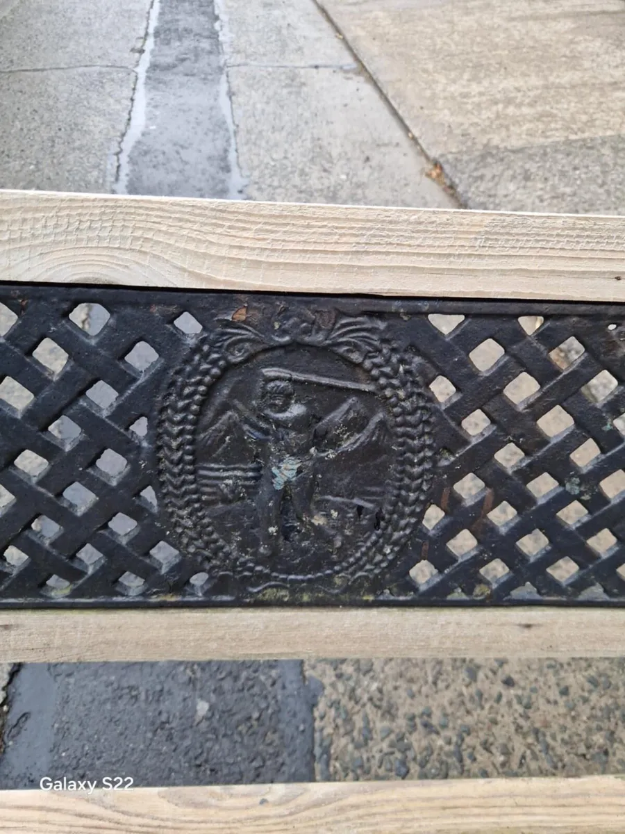 Cast iron garden bench - Image 3
