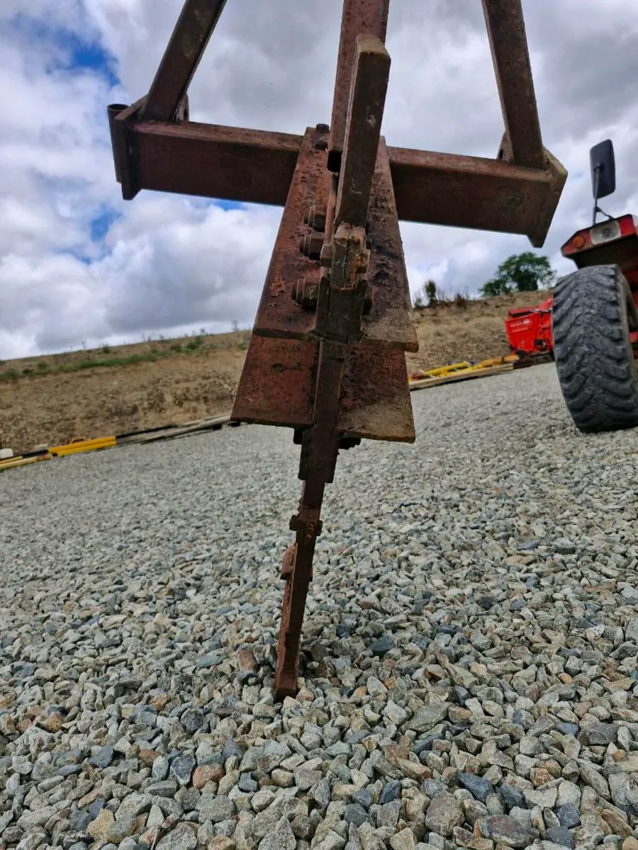Single leg subsoiler - Image 2