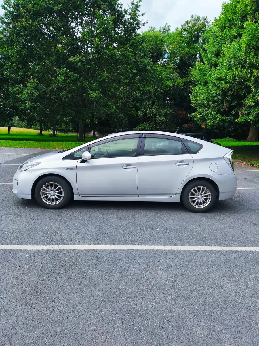 Toyota Prius 2015 / 56,854km only - Image 4