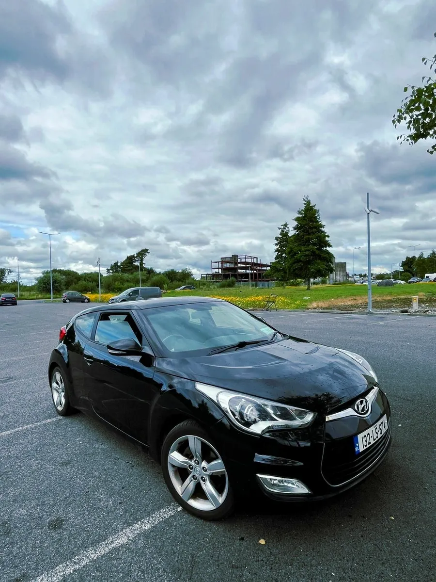 2013 Hyundai Veloster – Sporty, Unique, and Reliab - Image 3