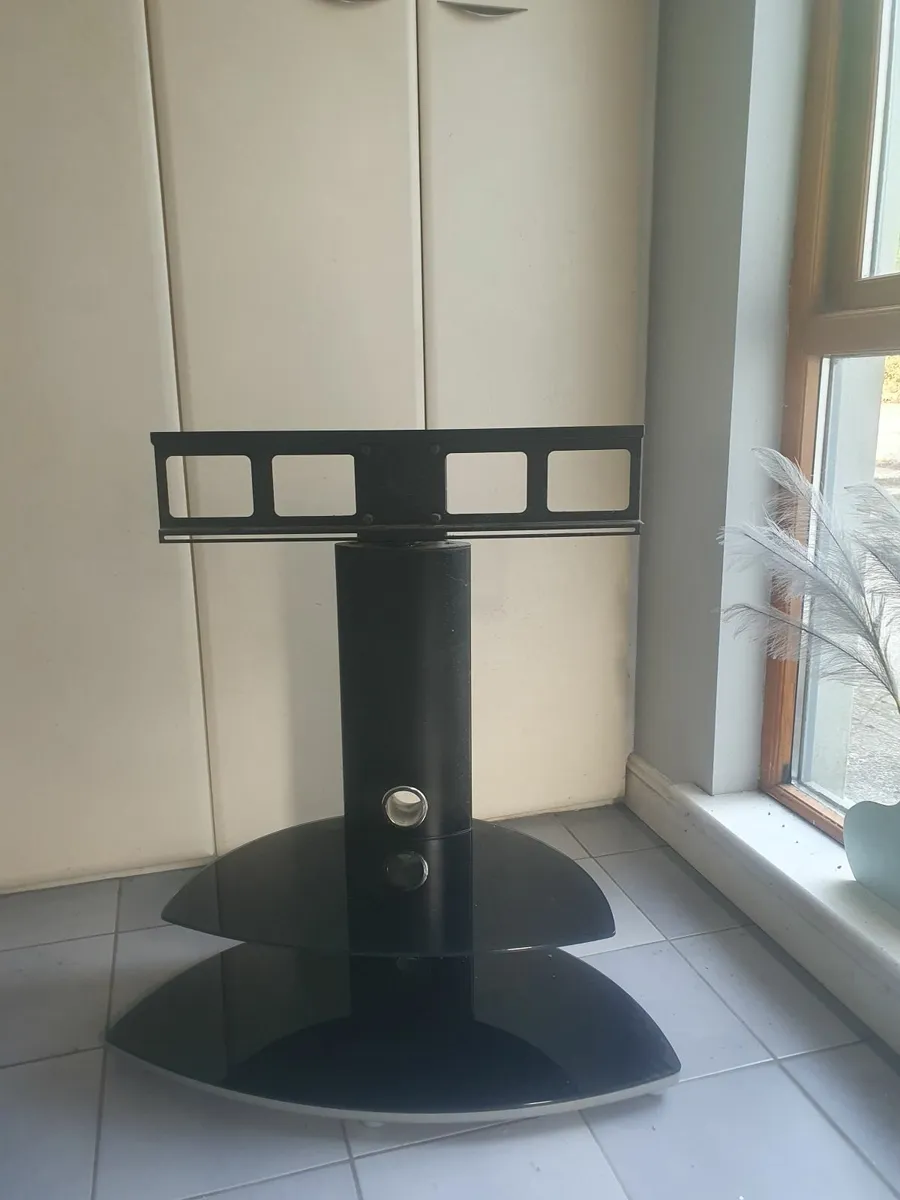 TV stand - Image 3