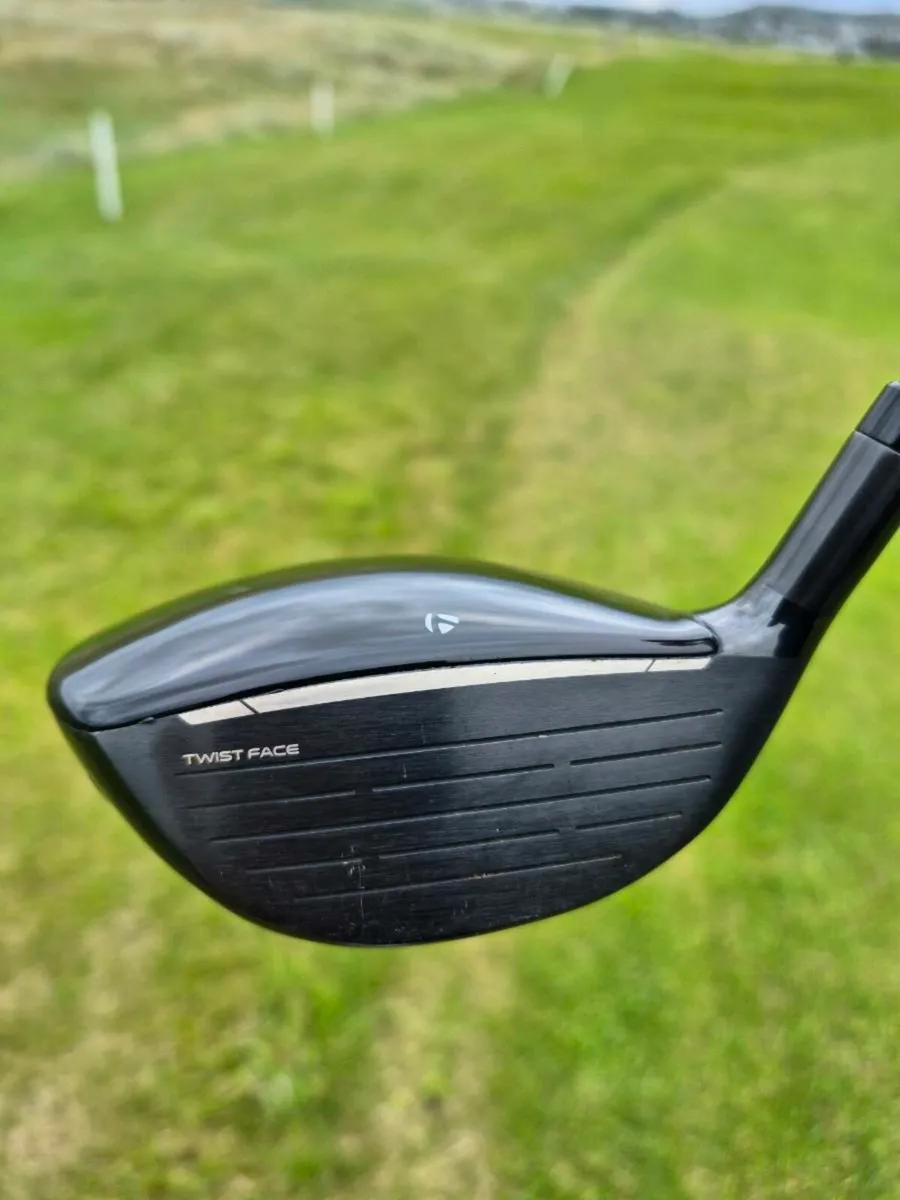 TAYLORMADE QI10 7 WOOD 21 DEGREE STIFF MINT - Image 2