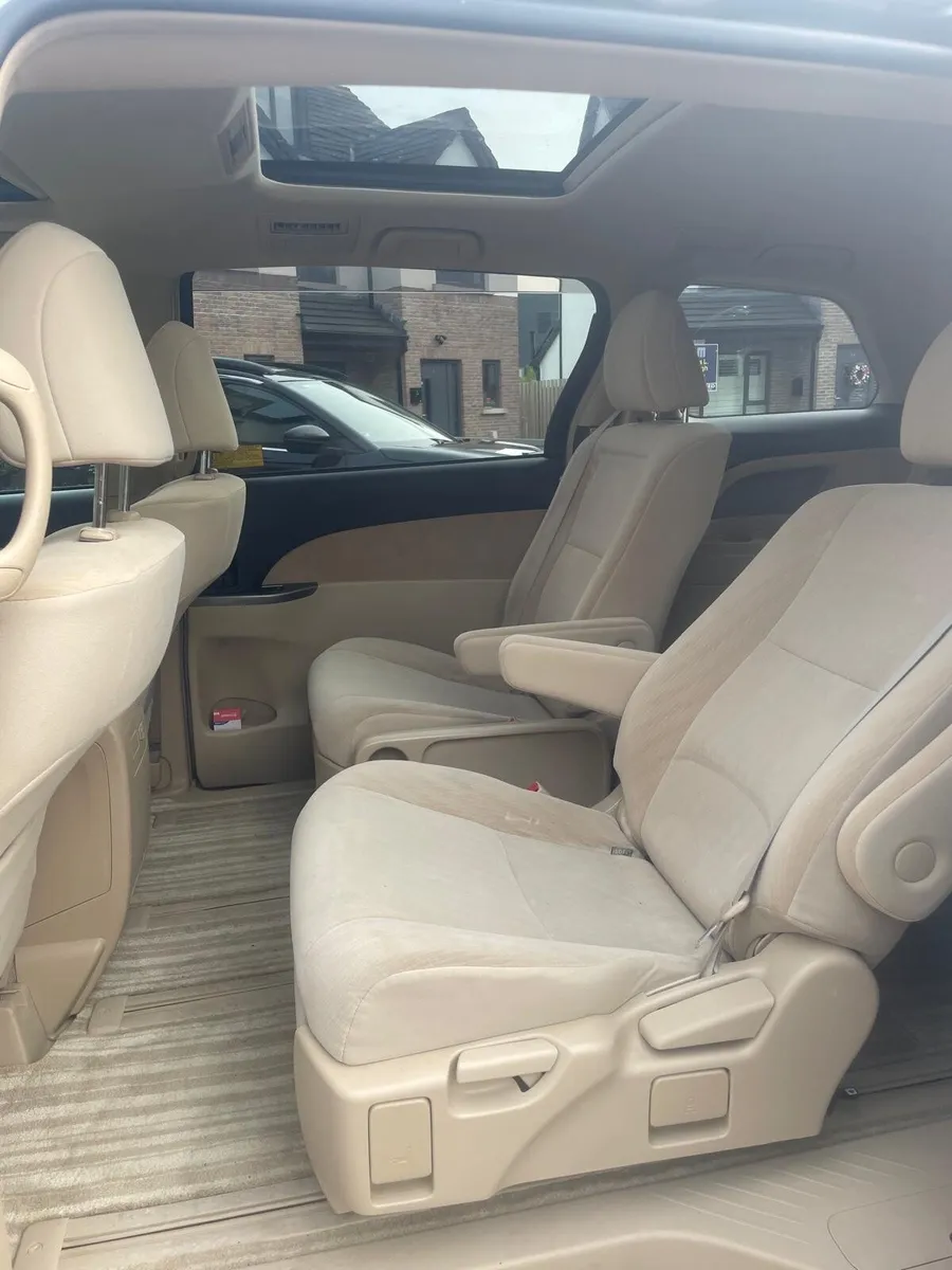 Car - Image 3