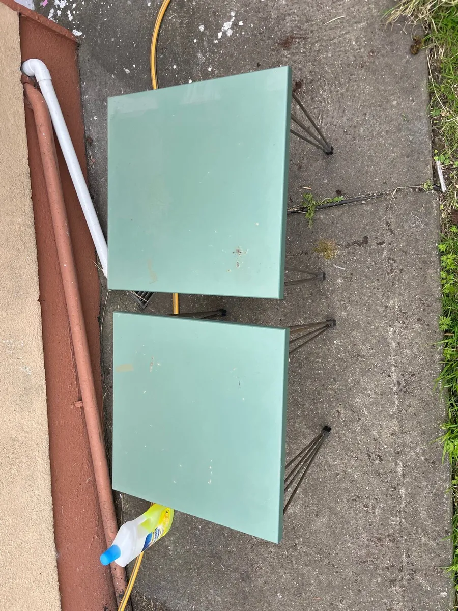 2 side tables €20 - Image 2