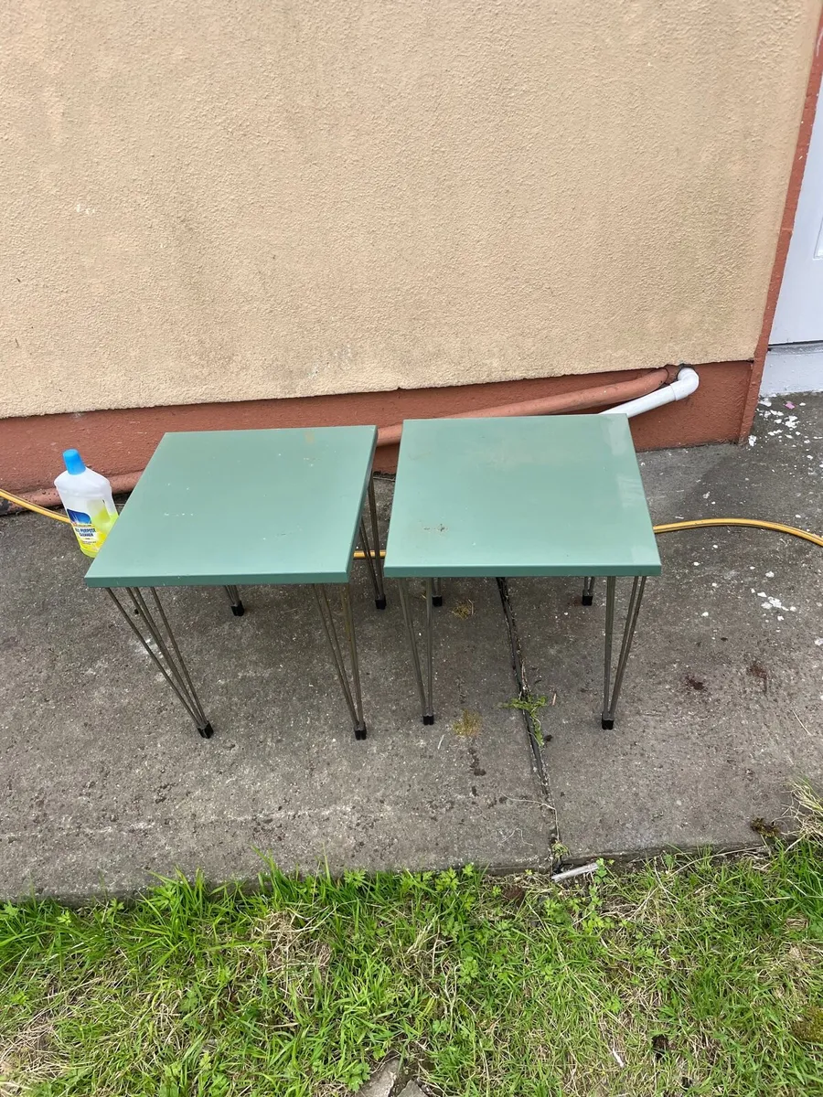 2 side tables €20 - Image 3