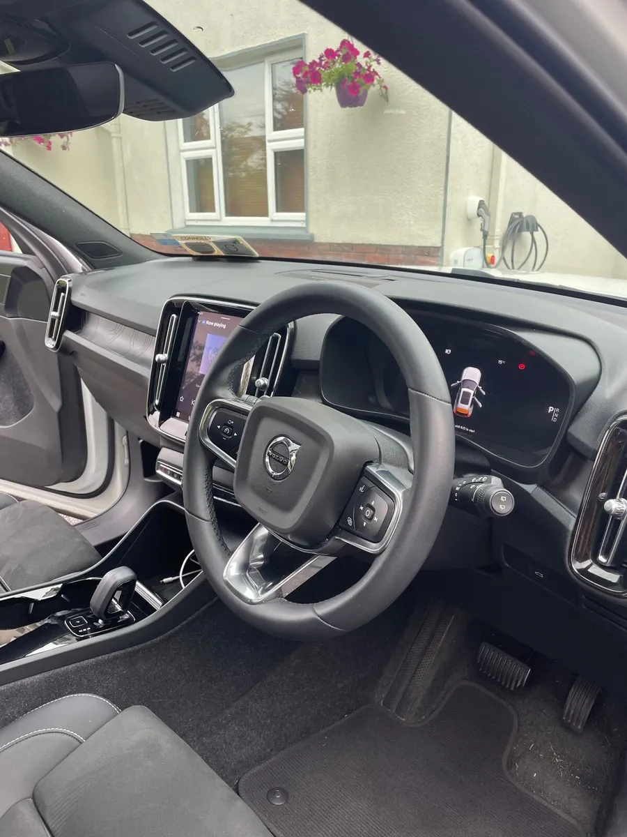 Volvo XC40 2023 - Image 3