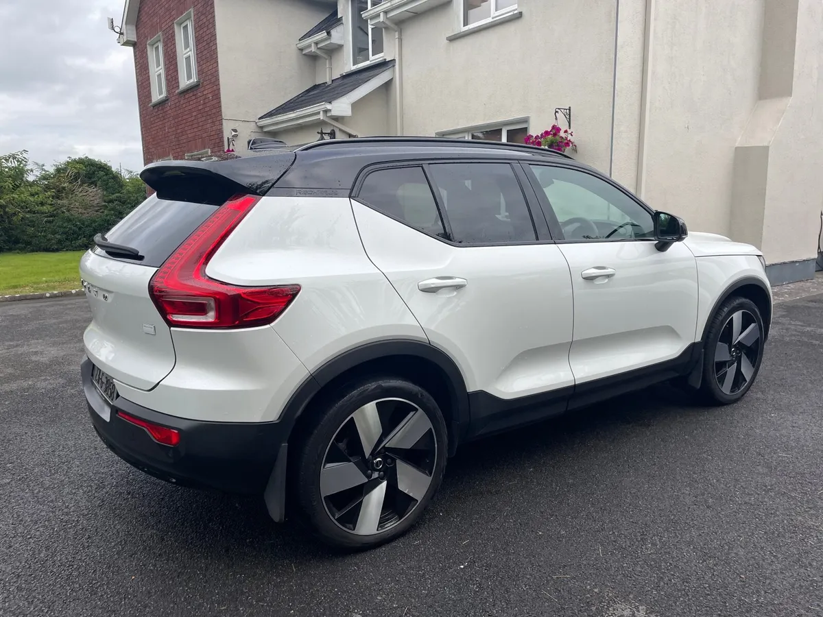 Volvo XC40 2023 - Image 4