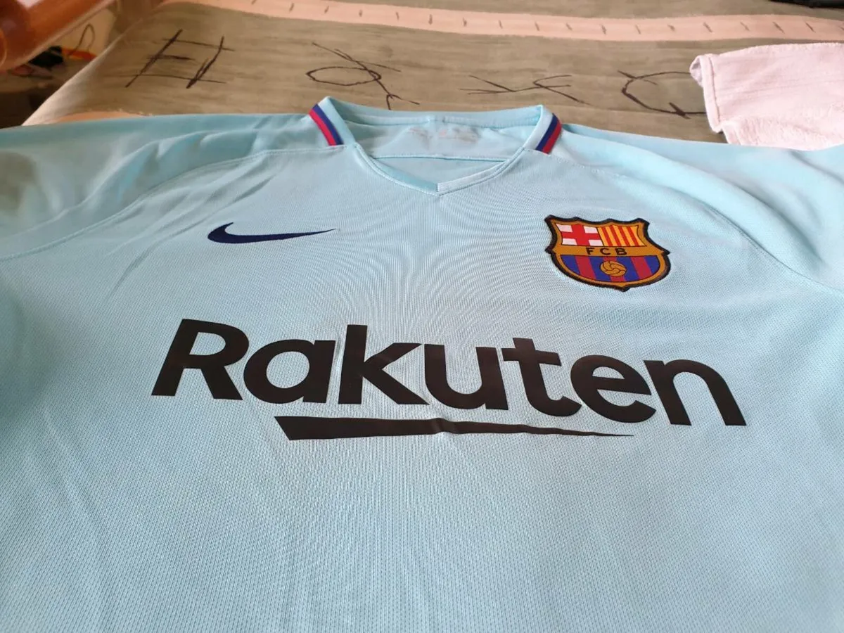 Barcelona Football Club Away Jersey 2017 to 2018 M - Image 4