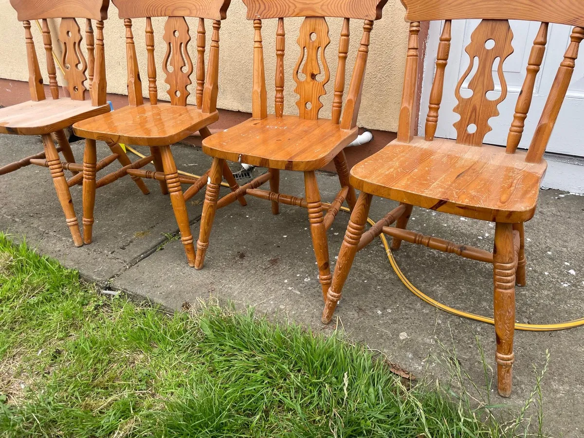 4 wooden kitchen chairs €80 - Image 2