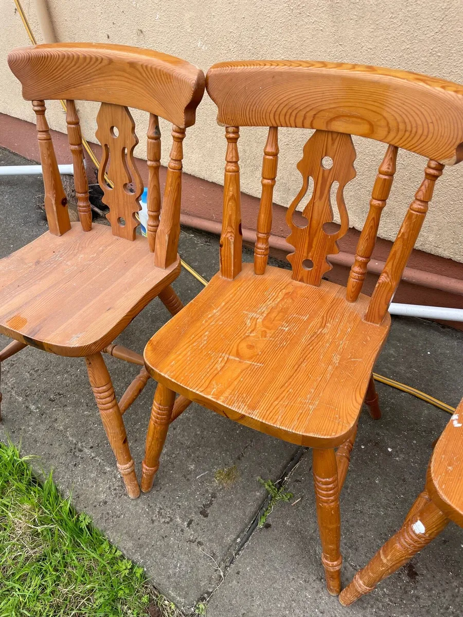 4 wooden kitchen chairs €80 - Image 3