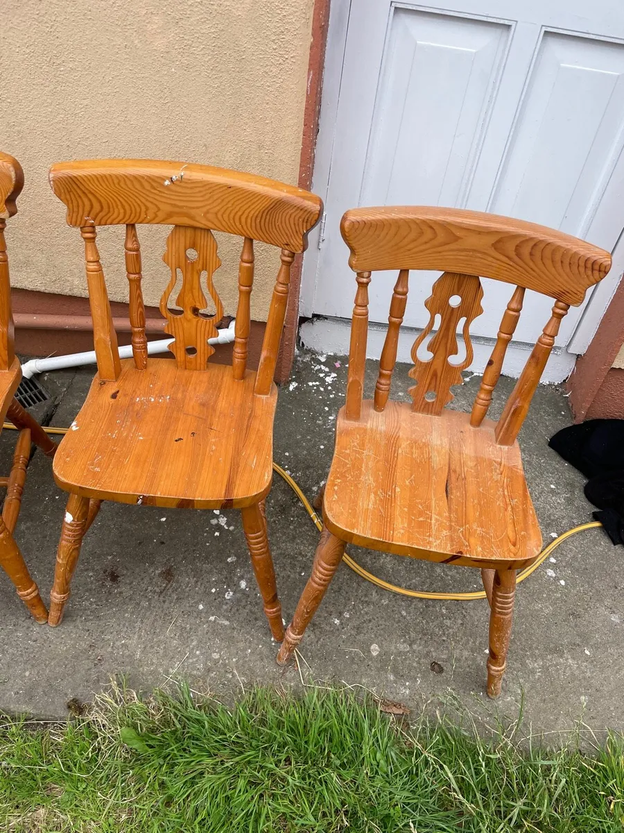 4 wooden kitchen chairs €80 - Image 4