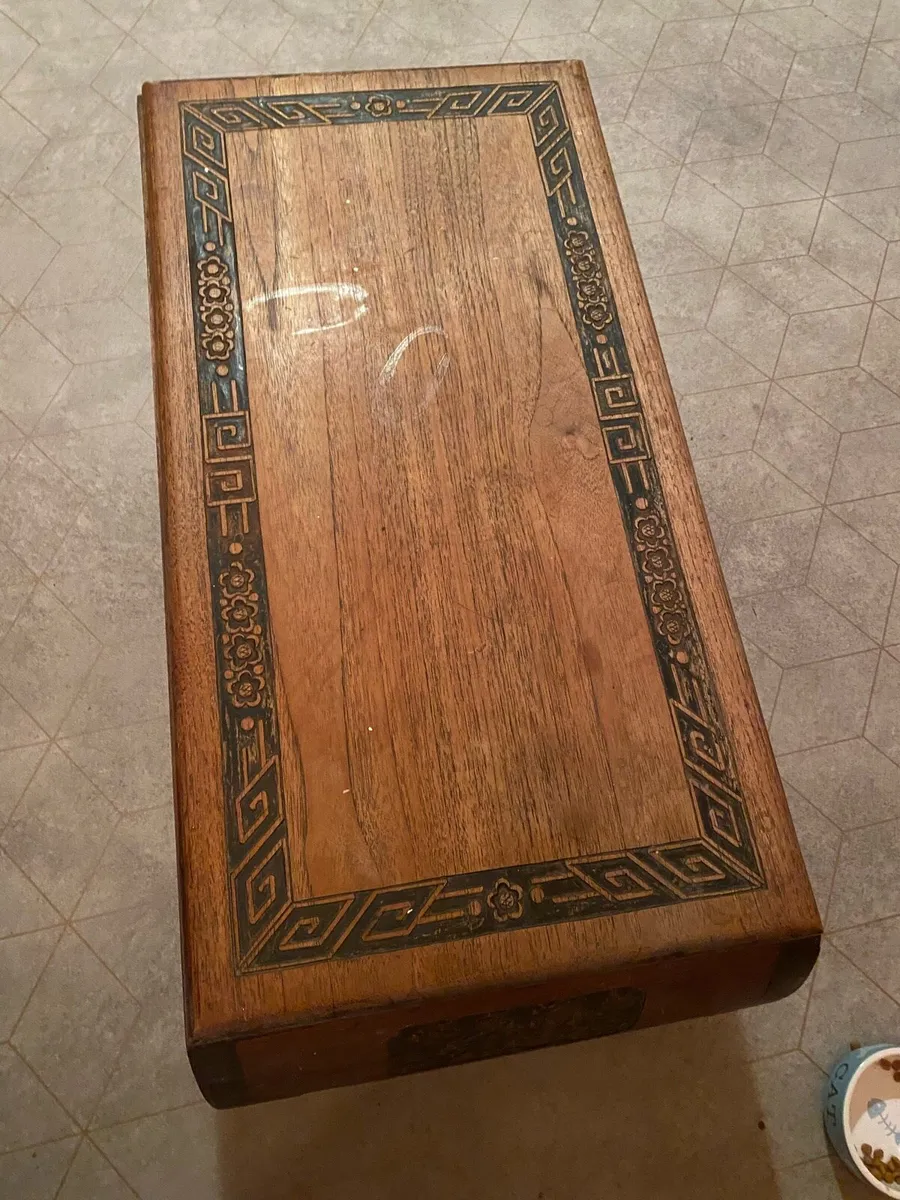 Hand carved teak coffee table - Image 1