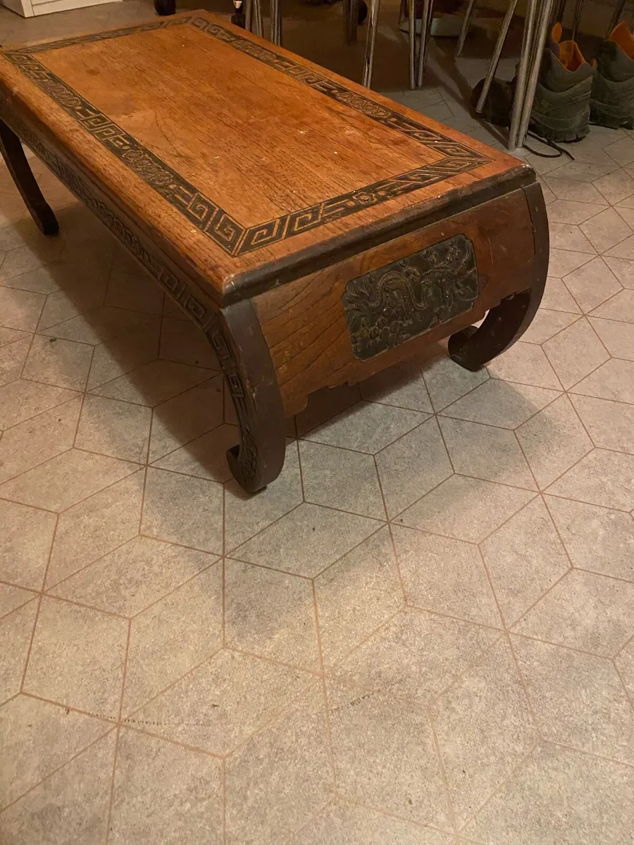 Hand carved teak coffee table - Image 2