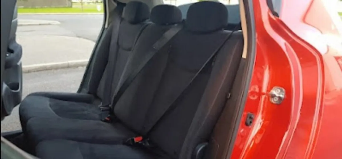 Nissan Leaf 2016 - Image 2