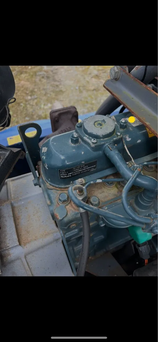 Kubota D1105 3 Cylinder Diesel Engine 1100 Hours - Image 1