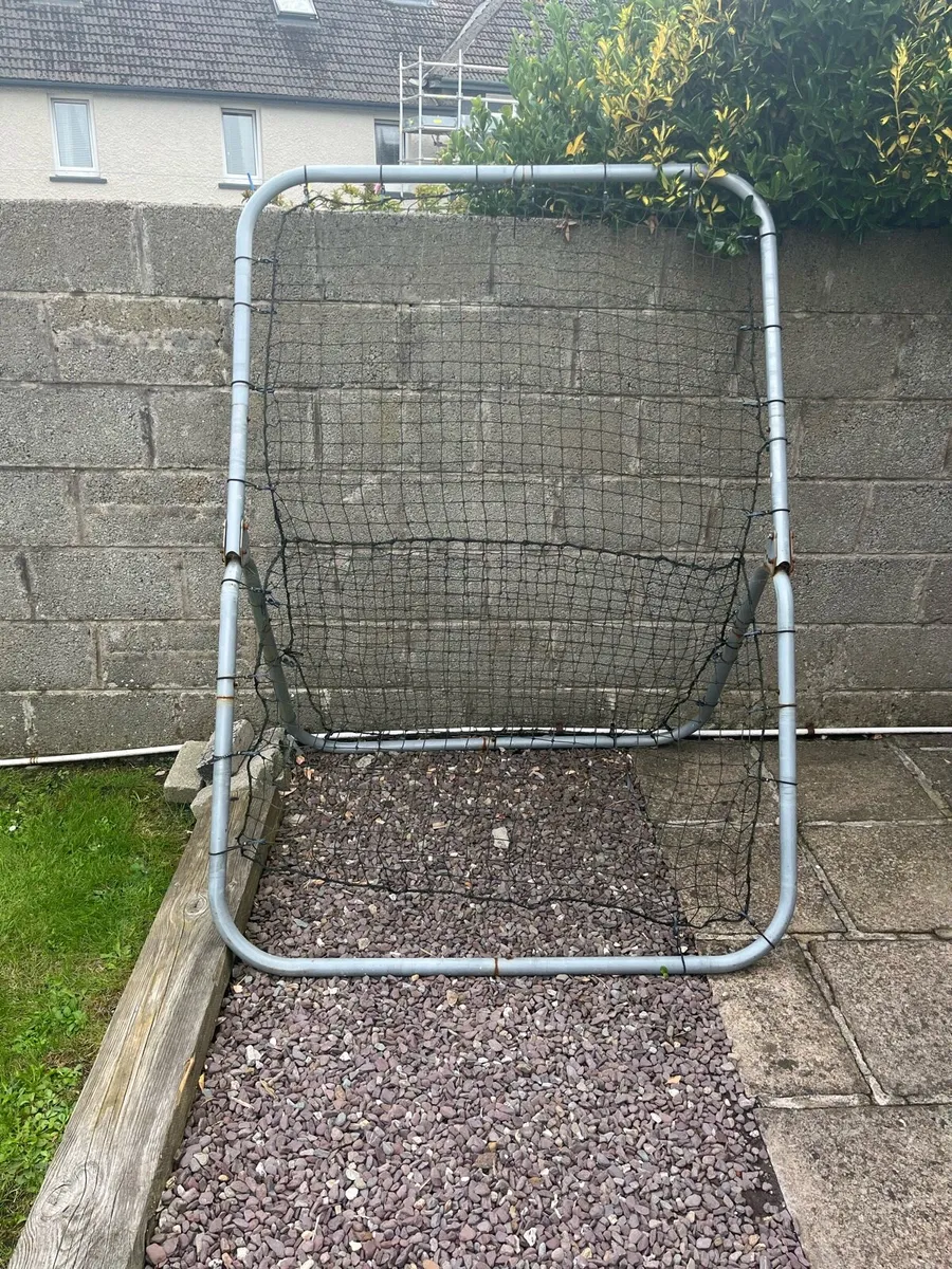 Hurling rebonder