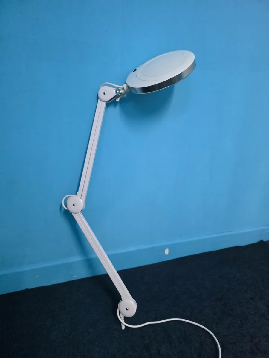 Beauty lamp - Image 2