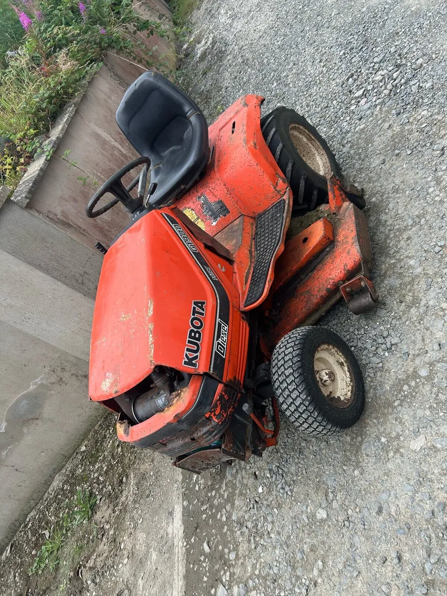 Kubota G1900 Diesel Ride on mower - Image 1