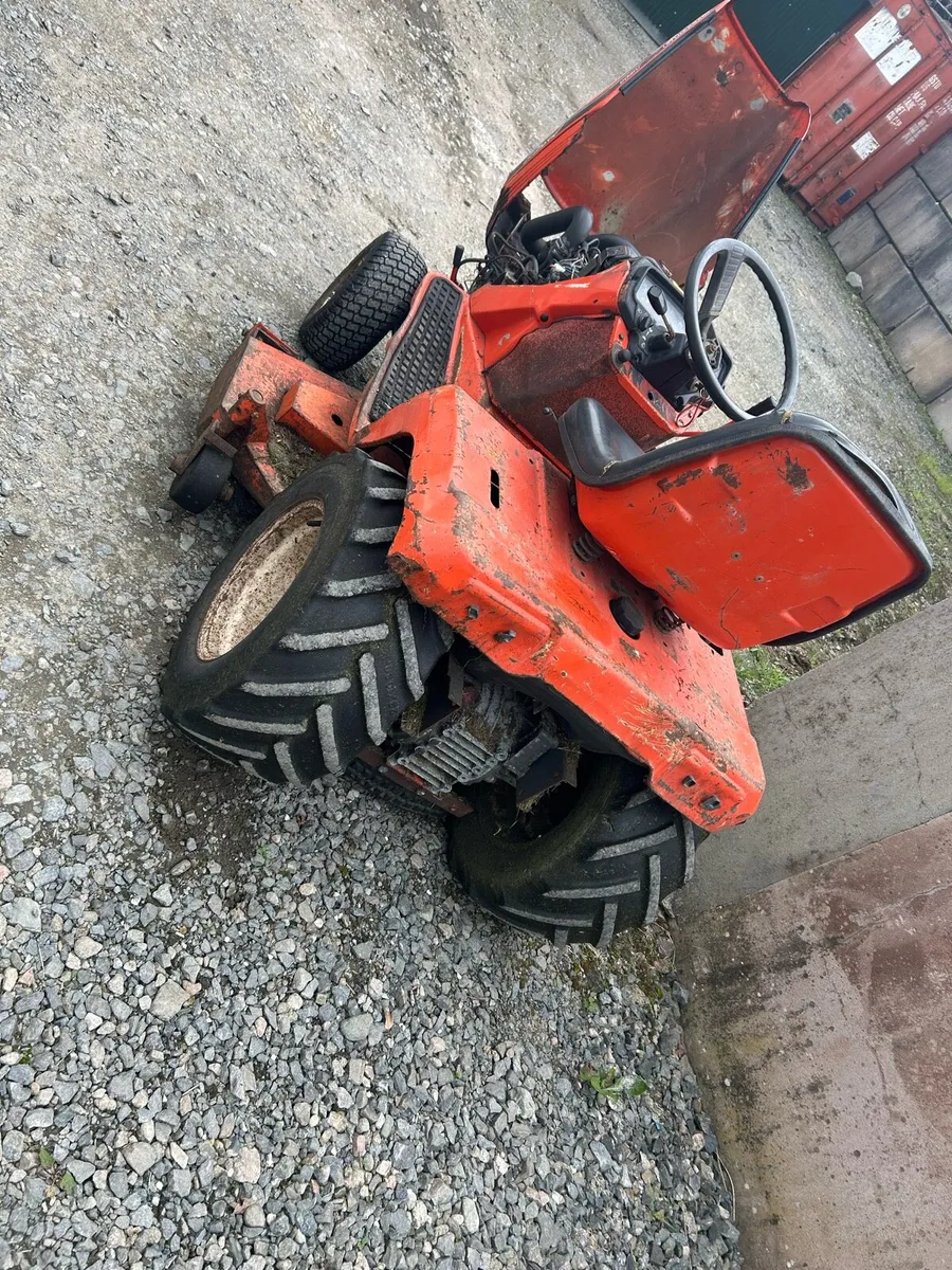 Kubota G1900 Diesel Ride on mower - Image 3