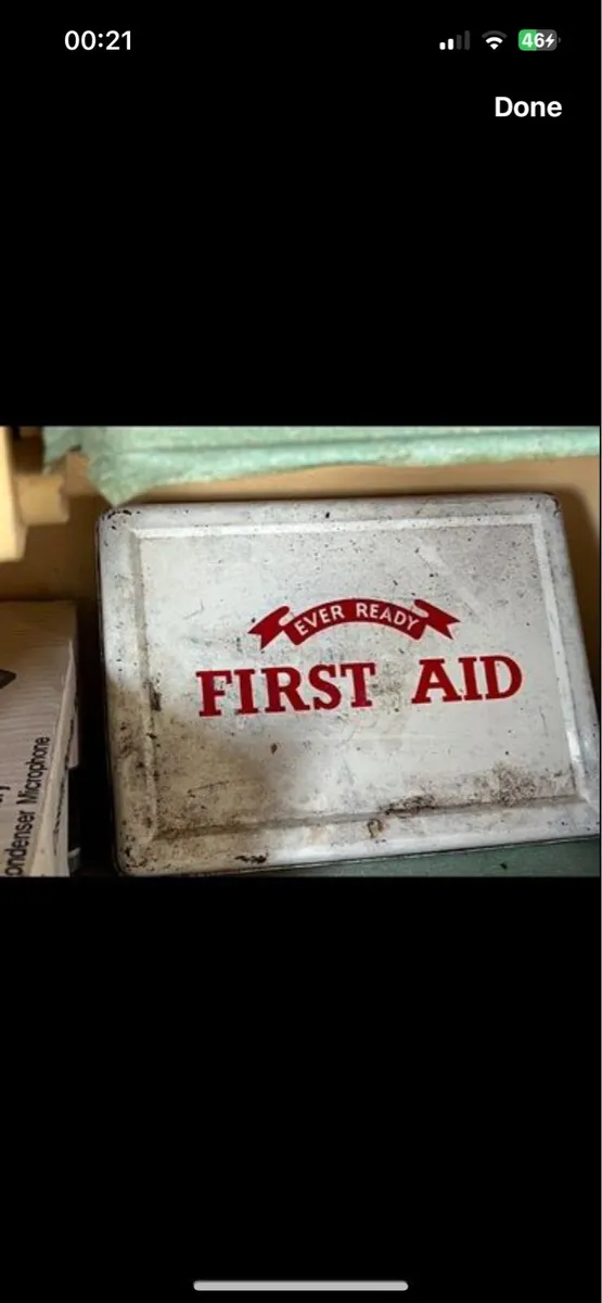 Vintage First aid box - Image 1