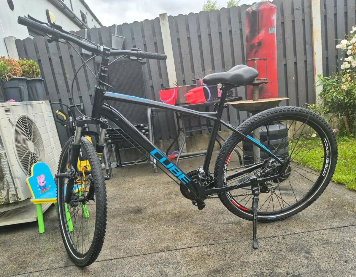 Adults CUBE AIM Race Bike Frame Size 22 L/XL Gears - Image 4