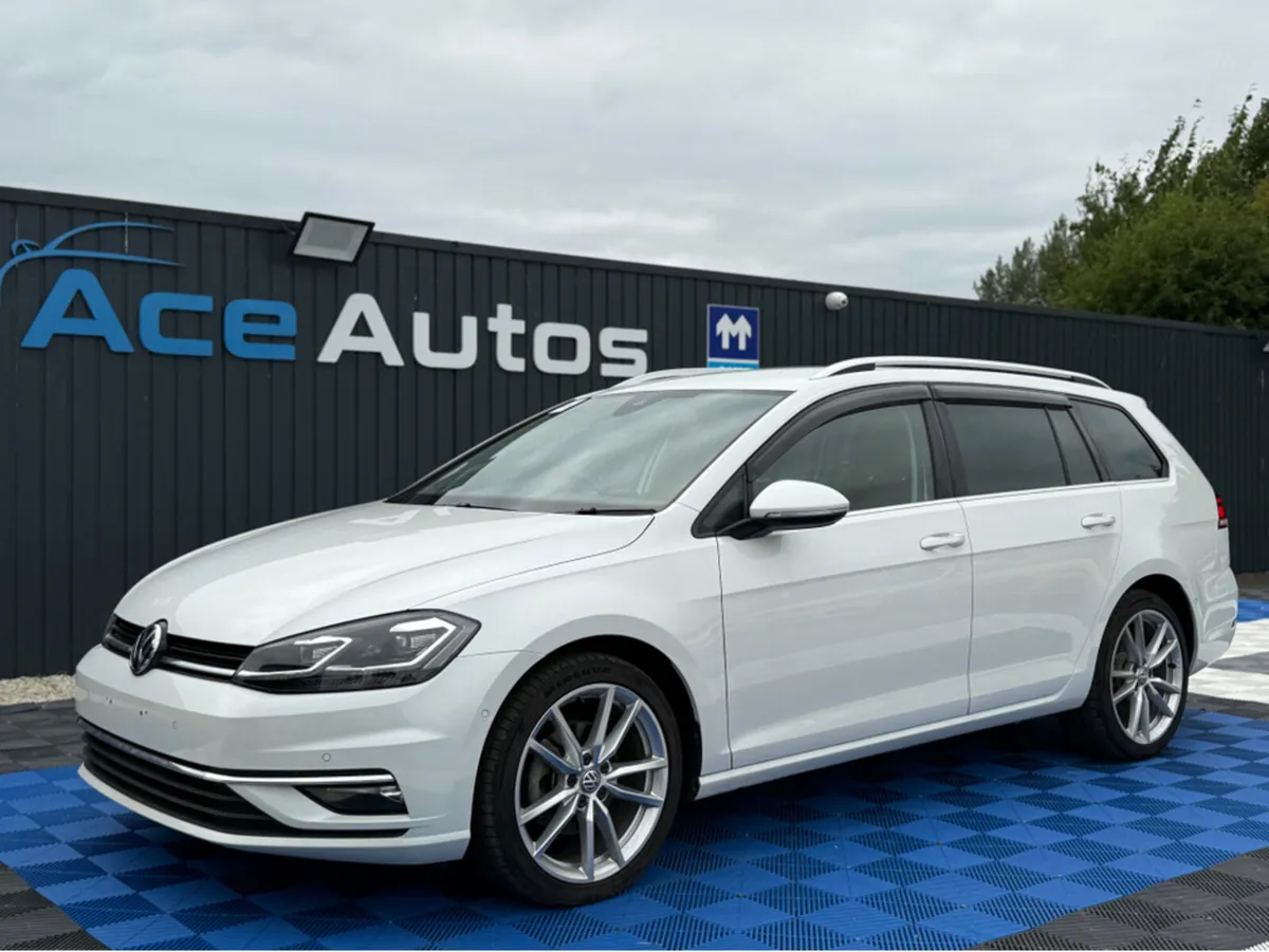 Volkswagen Golf HIGHLINE PRO - 2.0L DIESEL - AUTO - Image 2