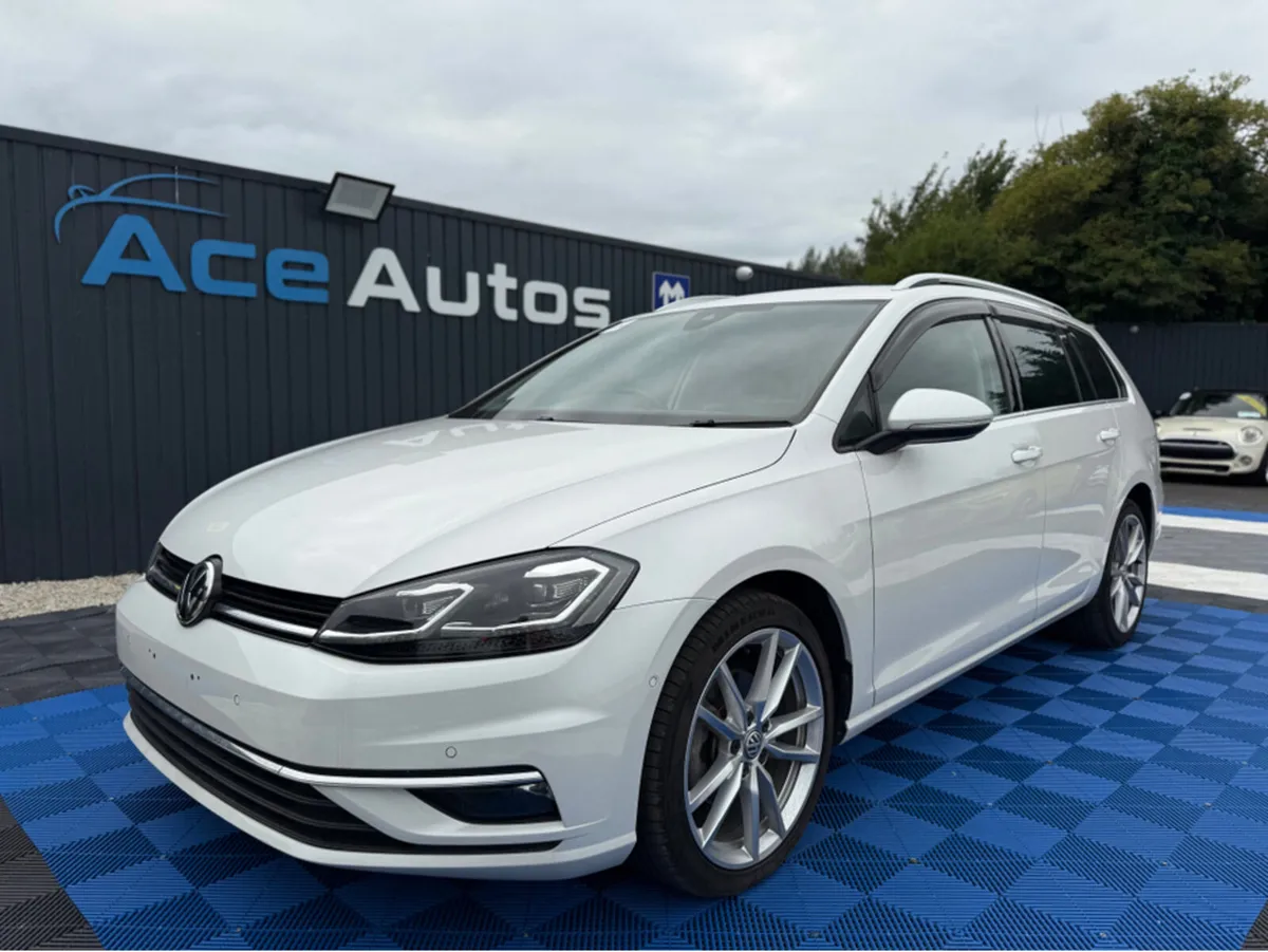 Volkswagen Golf HIGHLINE PRO - 2.0L DIESEL - AUTO - Image 4