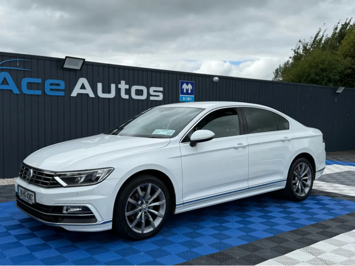 Volkswagen Passat R-LINE - 2.0L DIESEL - MANUAL - - Image 2