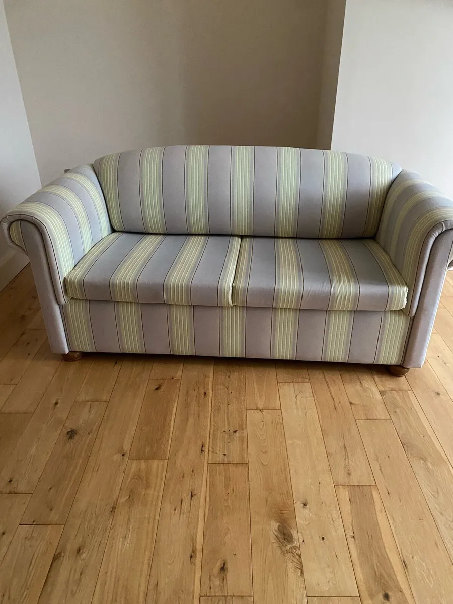 Sofe bed  in excellent condition - Image 2