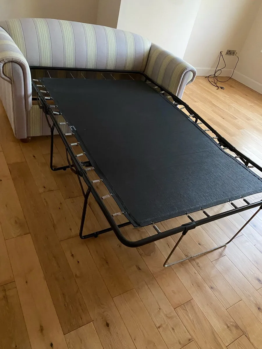 Sofa bed  in excellent condition - Image 4