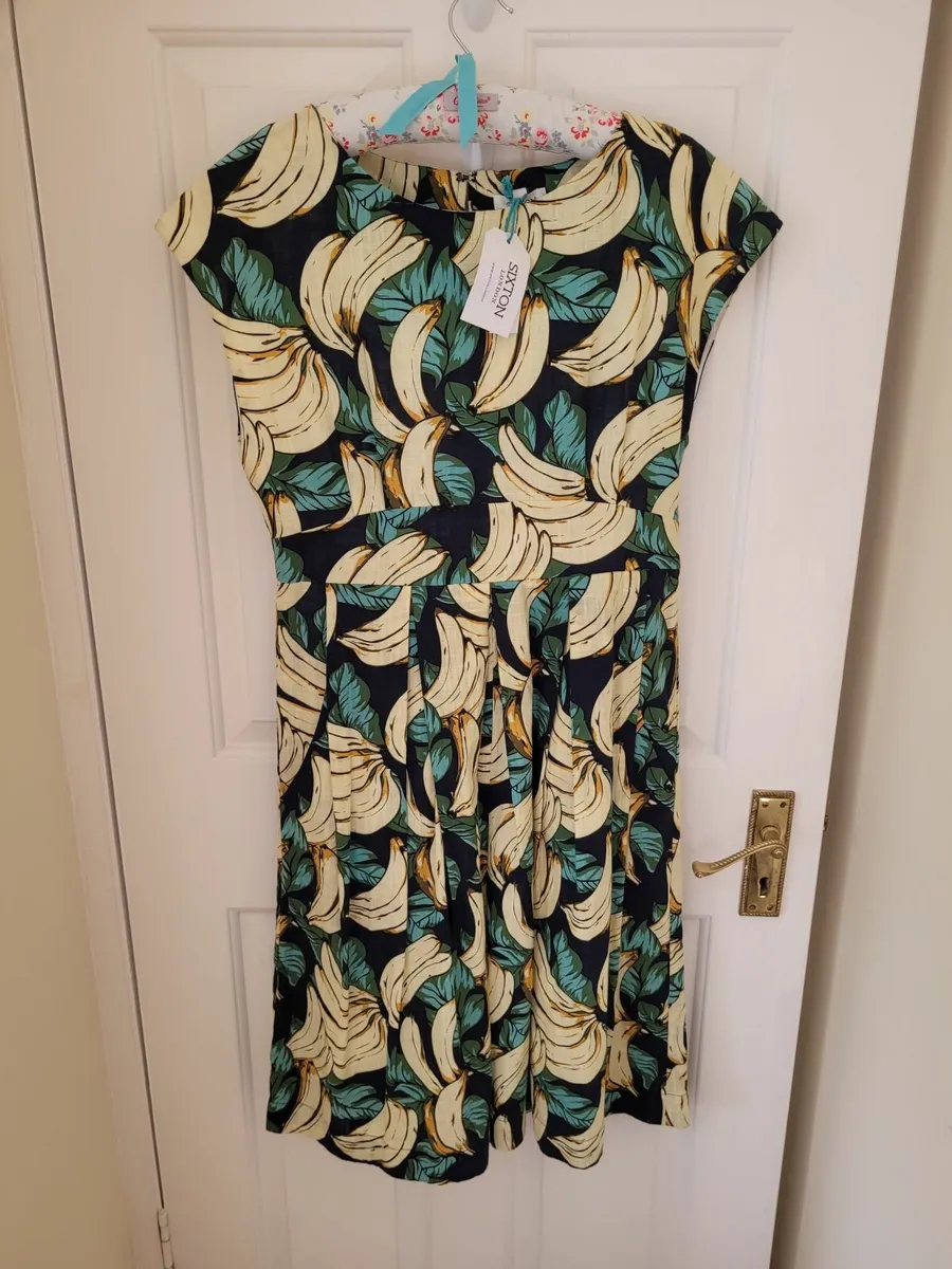 Wonens Summer Dress Size 14 - Image 4