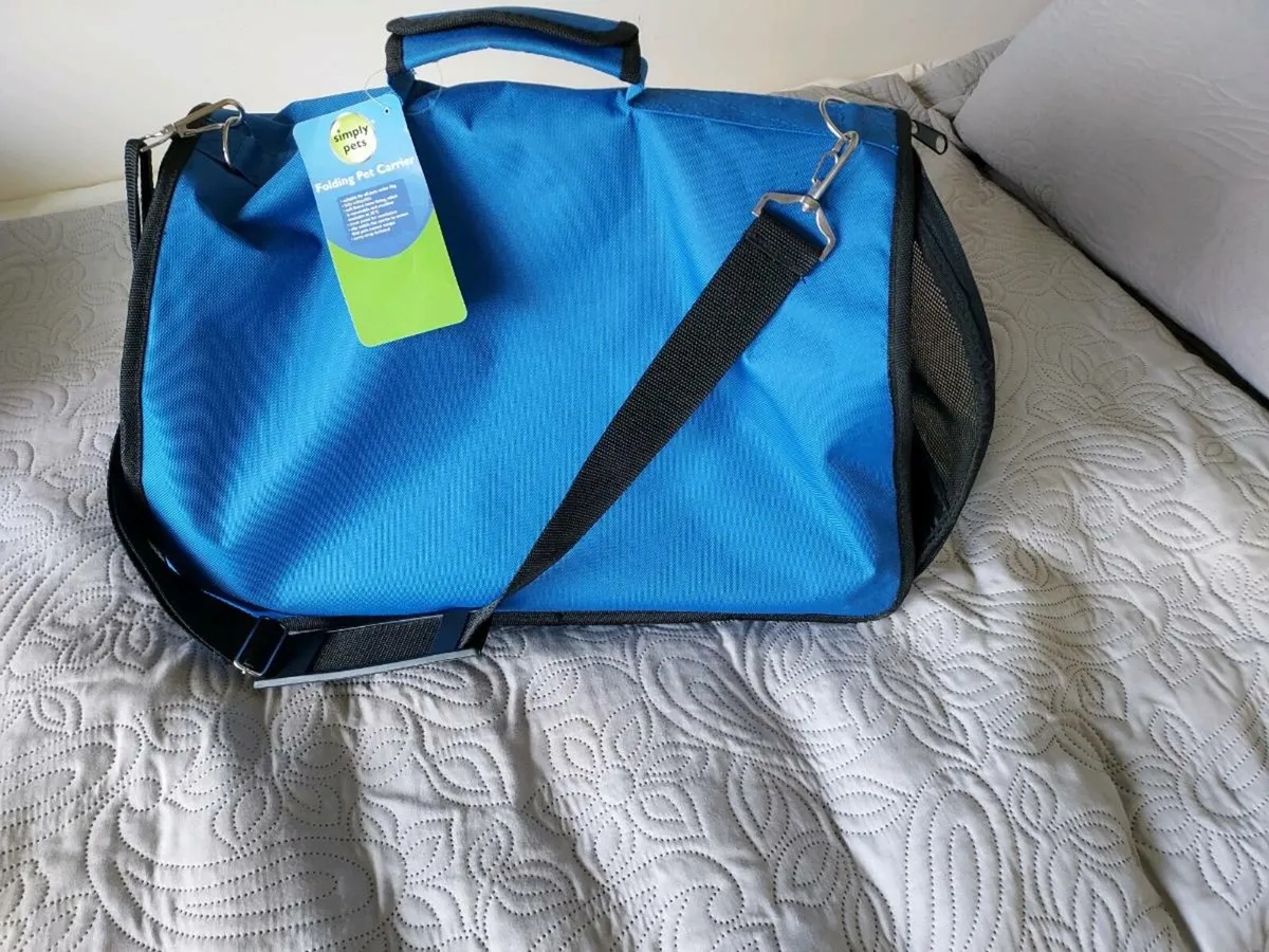 Folding Cat Carrier New - Image 2