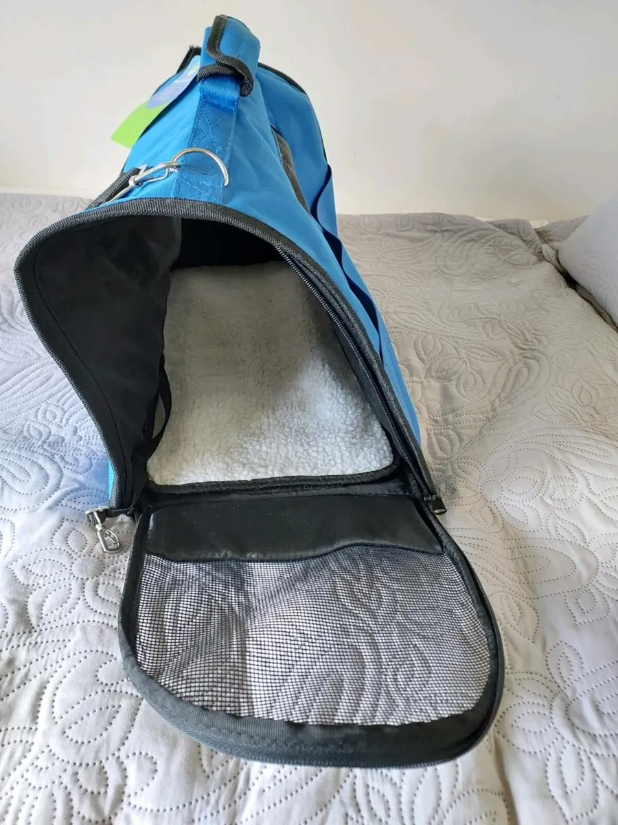 Folding Cat Carrier New - Image 4