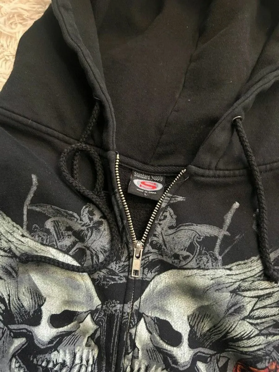 Clothes - Image 3