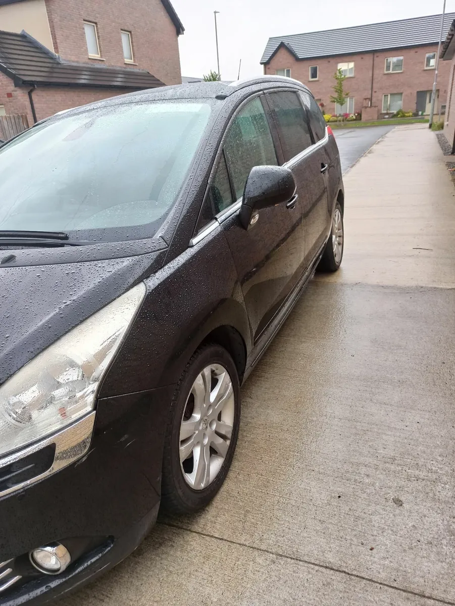 Peugeot 5008 2011(Automatic) - Image 3