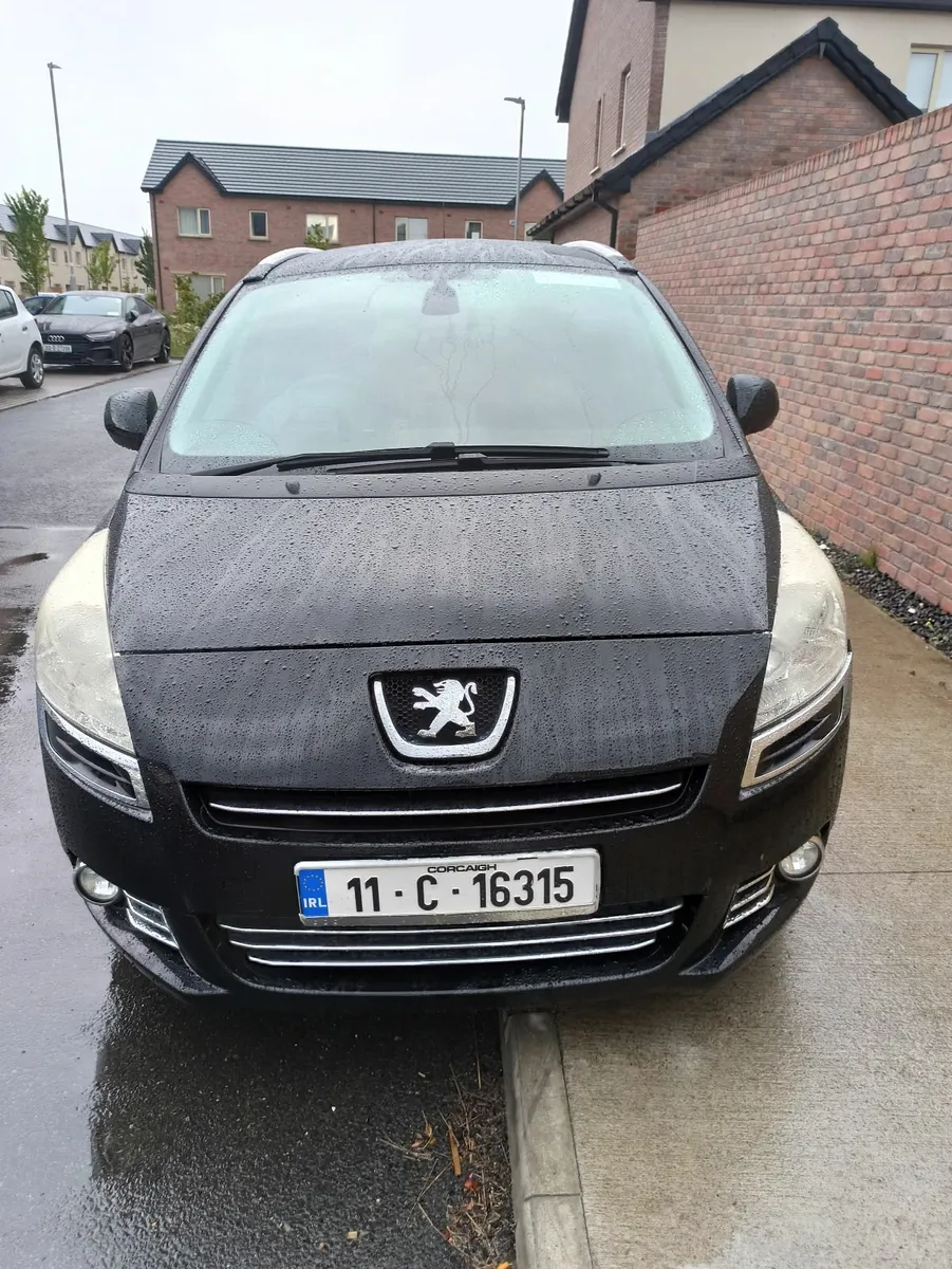 Peugeot 5008 2011(Automatic) - Image 1