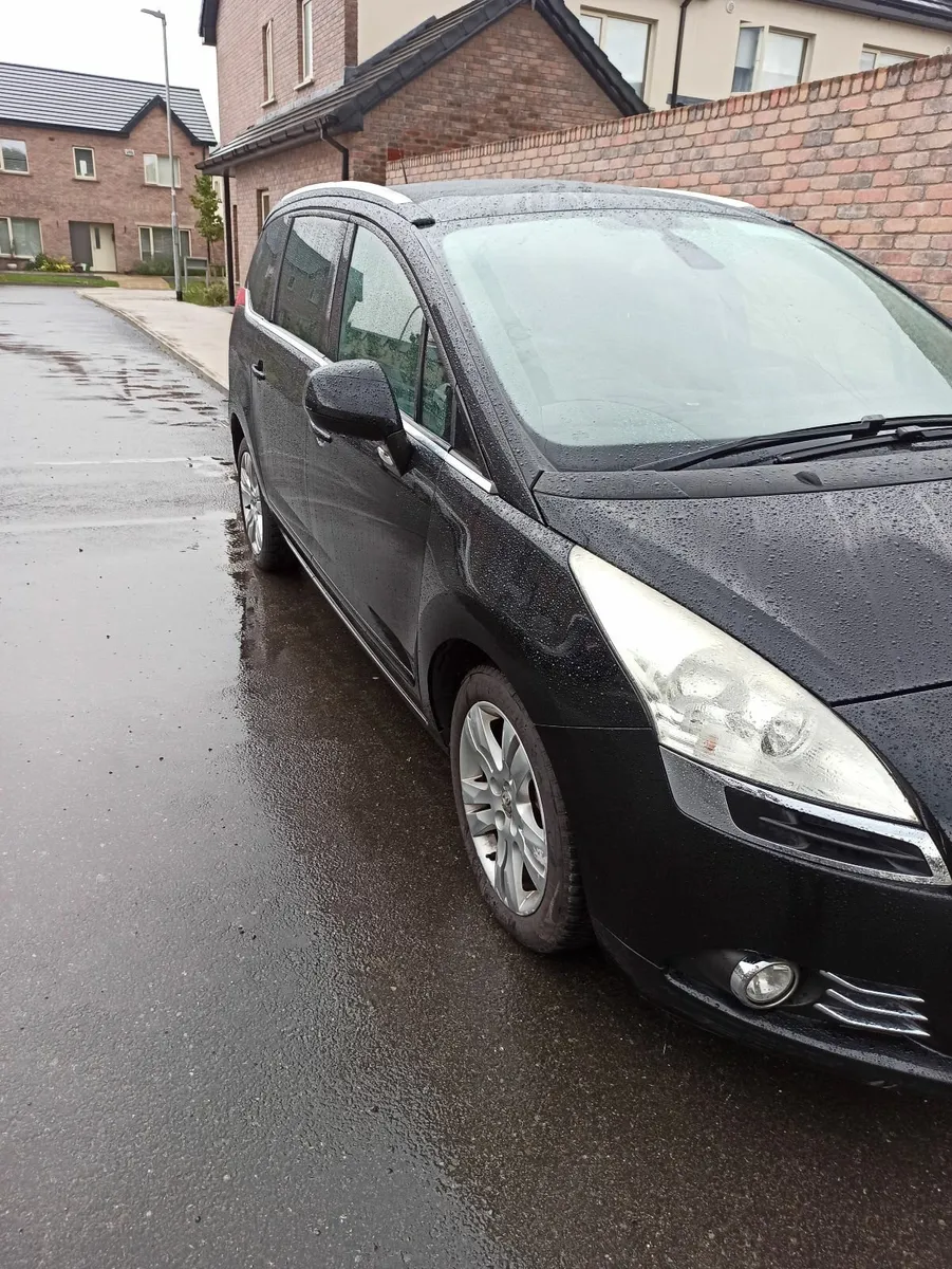 Peugeot 5008 2011(Automatic) - Image 4