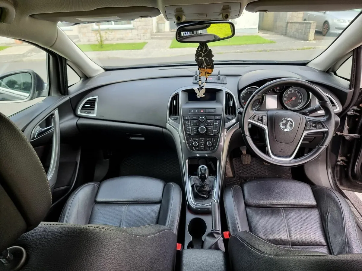 Vauxhall Astra 2014 - Image 2