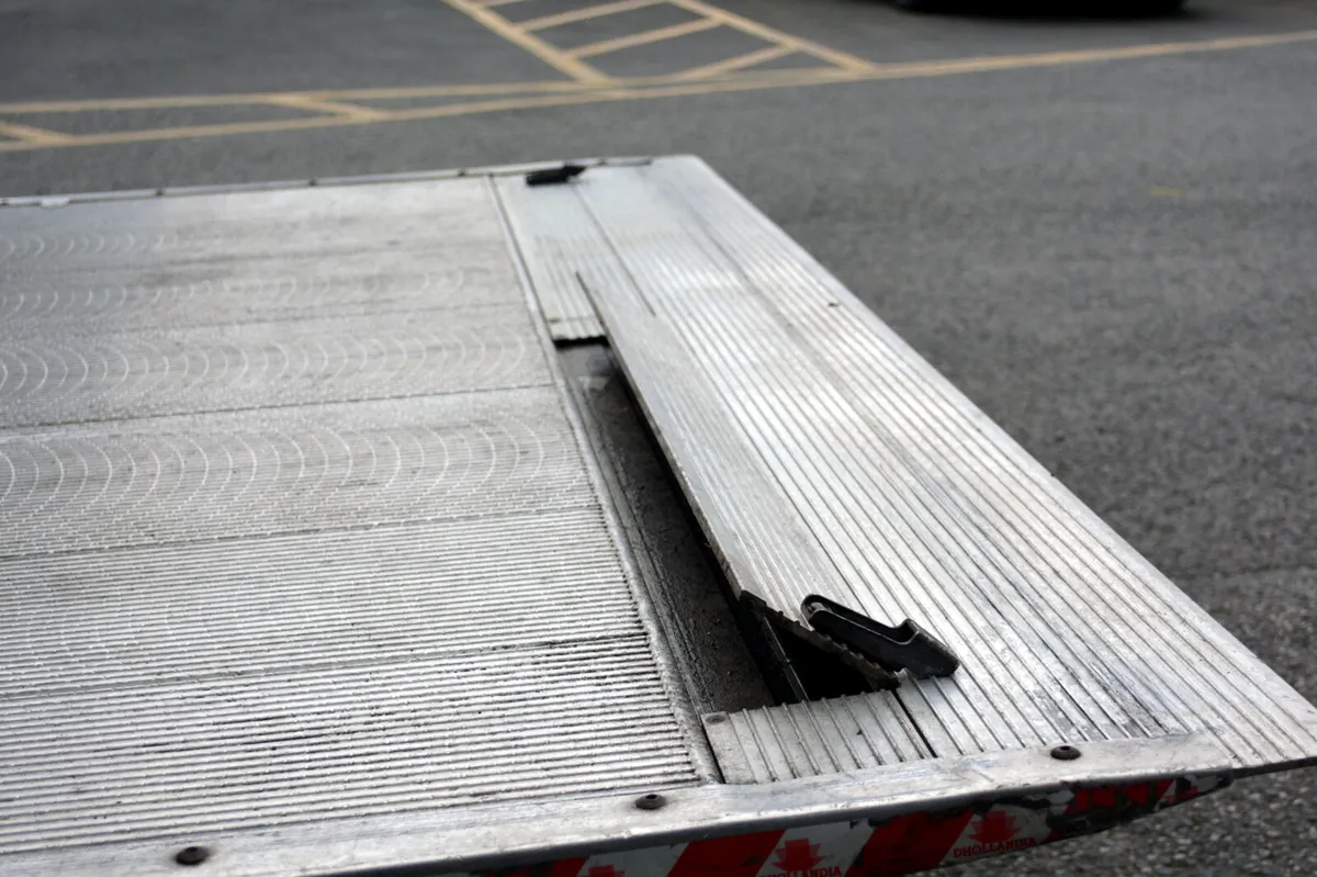 Opel Movano Luton Box & Lift # Dealer History - Image 4