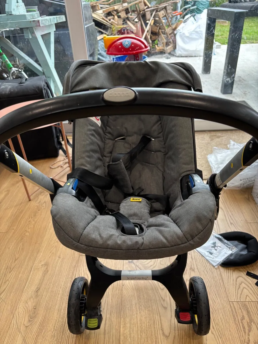 Doona car seat - stroller - Image 1
